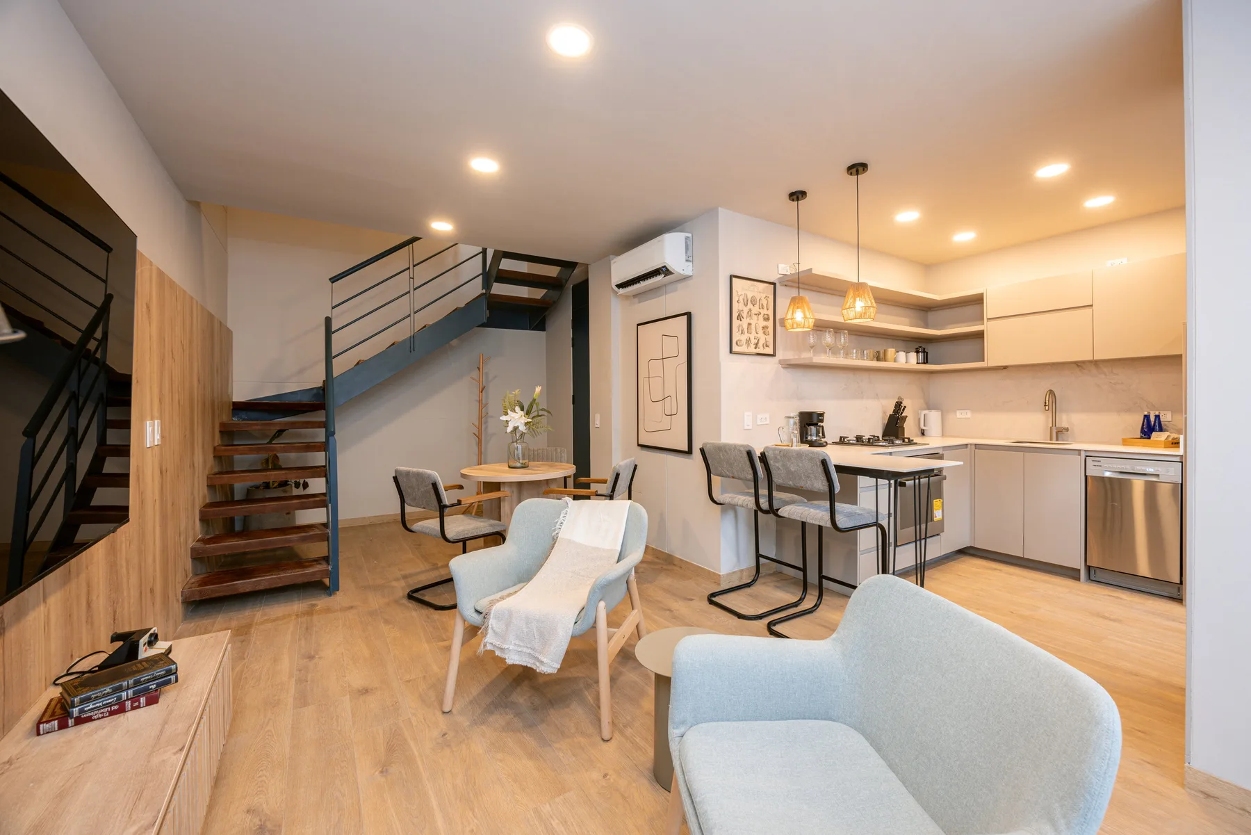 Comfortable StrataSix bedroom